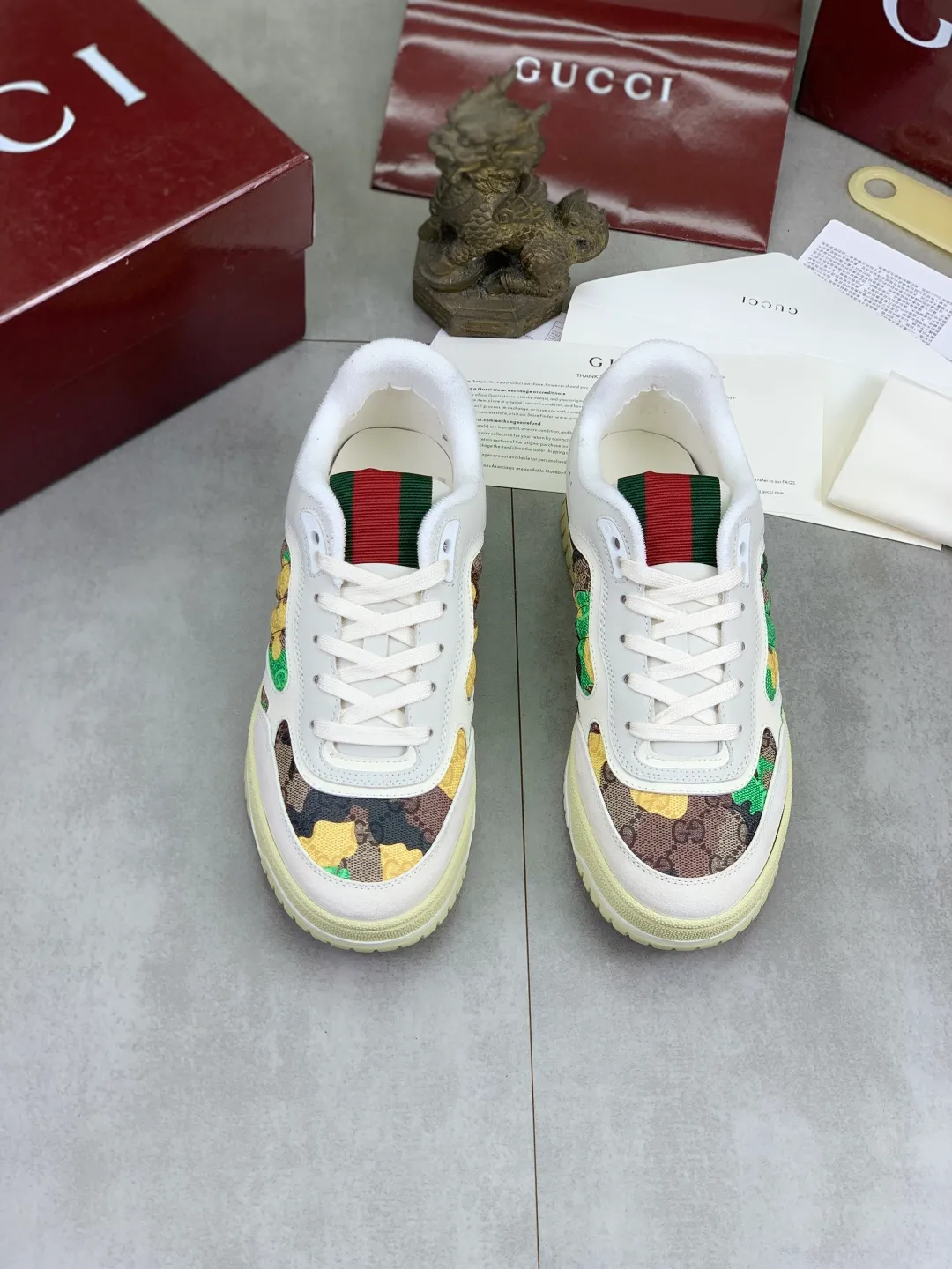Men's shoes 💰P542 New Gucci autumn and winter low-end catwalk casual sneakers, top version! Oil edge craftsmanship. New model for early spring, creating a perfect style, cool and sassy, ​​c-position fashionable wear, classic shoe style with retro and futuristic feel, showing exquisite texture! Open mold to customize high-density outsole. Comes fully packaged. Size: 40-45 Fabric: Imported calfskin punching Lining: Imported original towel lining